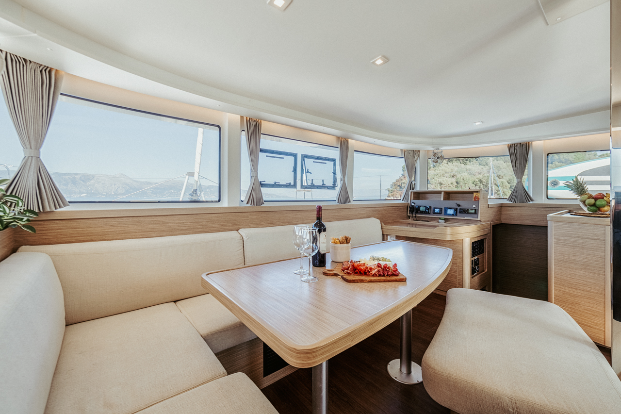 Lagoon 42 - 4 + 2 cab. — photo 13