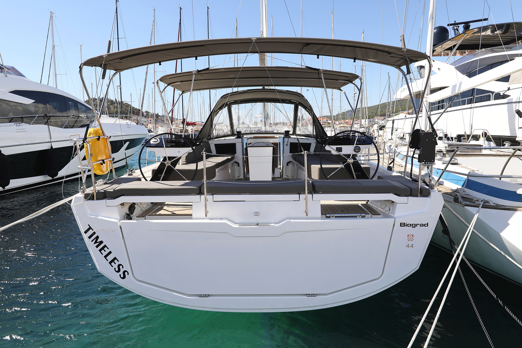 Dufour 44 - 4 cab — photo 1