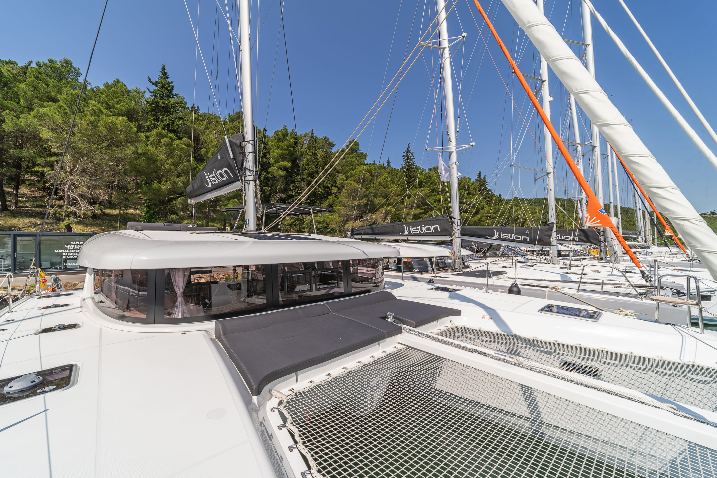 Lagoon 42 - 4 + 2 cab. — photo 10