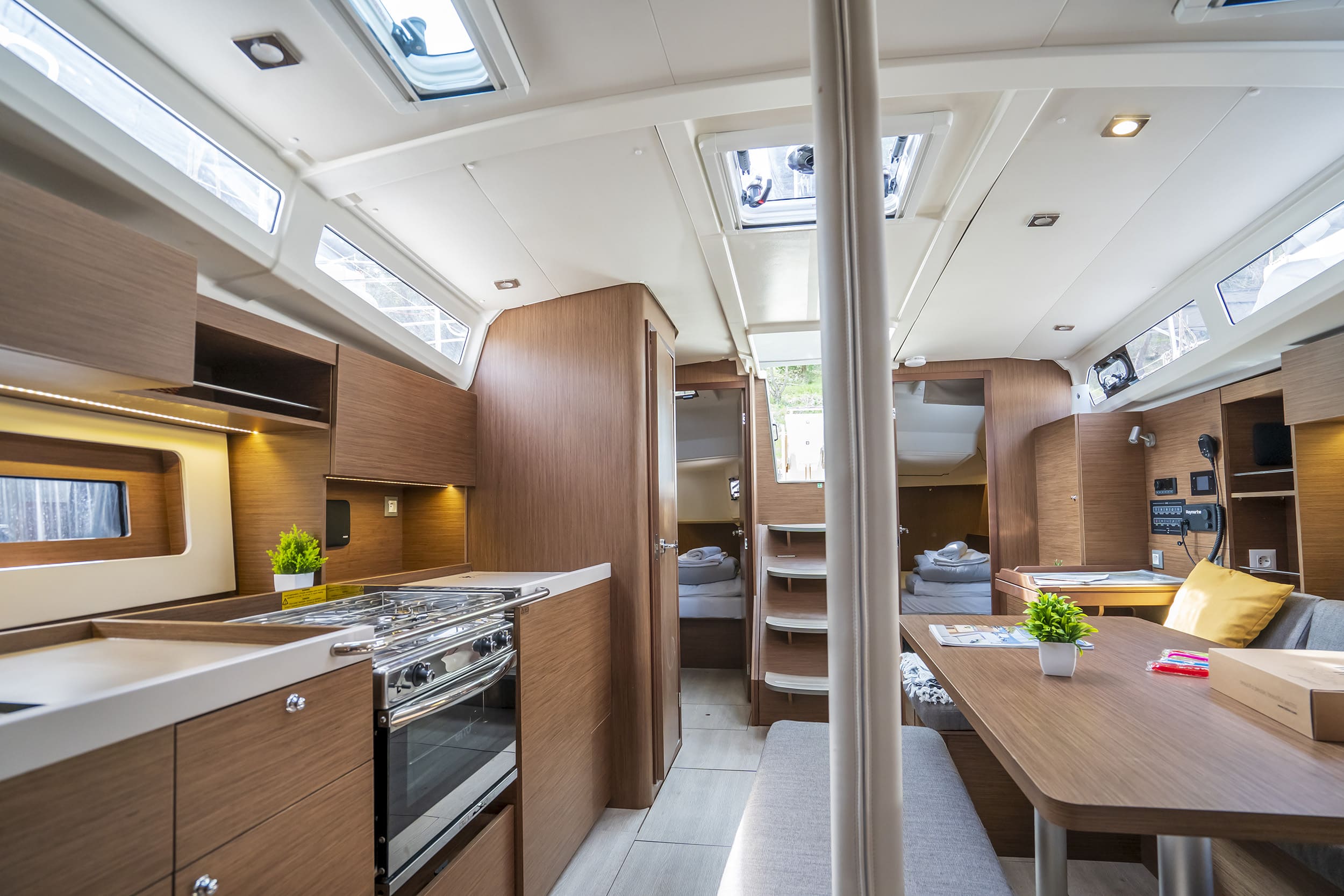 Oceanis 37.1 — photo 16