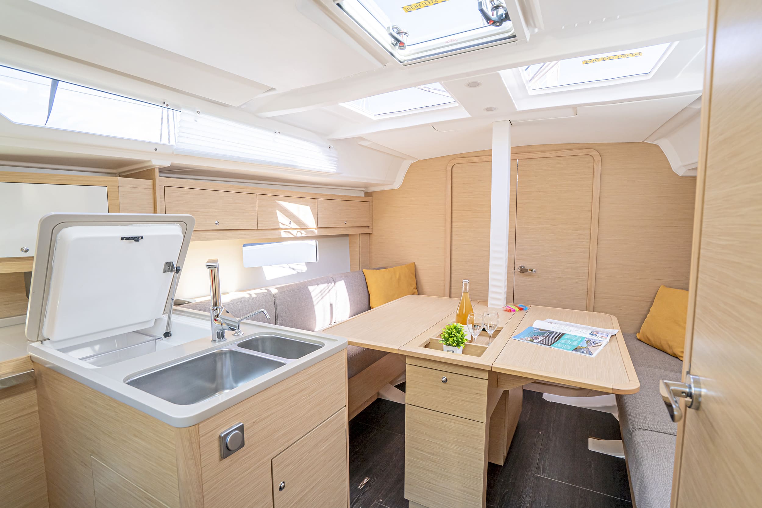 Dufour 37 - 3 cab. — photo 12