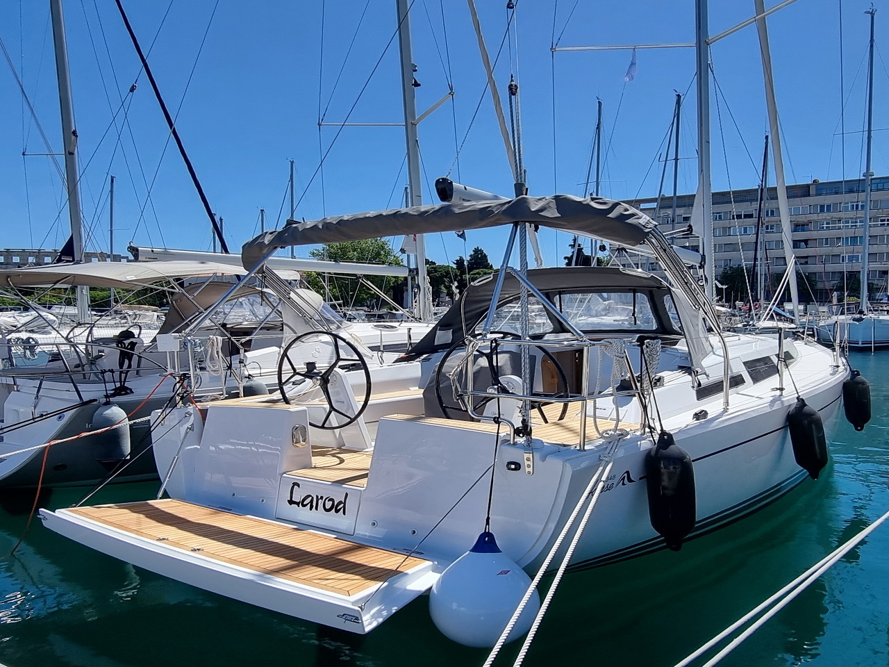 Hanse 348- 3 cab. — photo 4