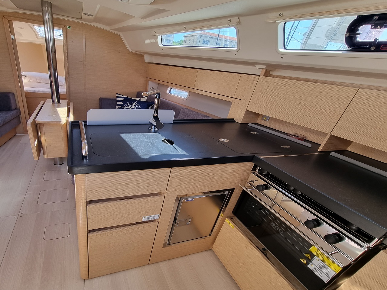 Hanse 348- 3 cab. — photo 7