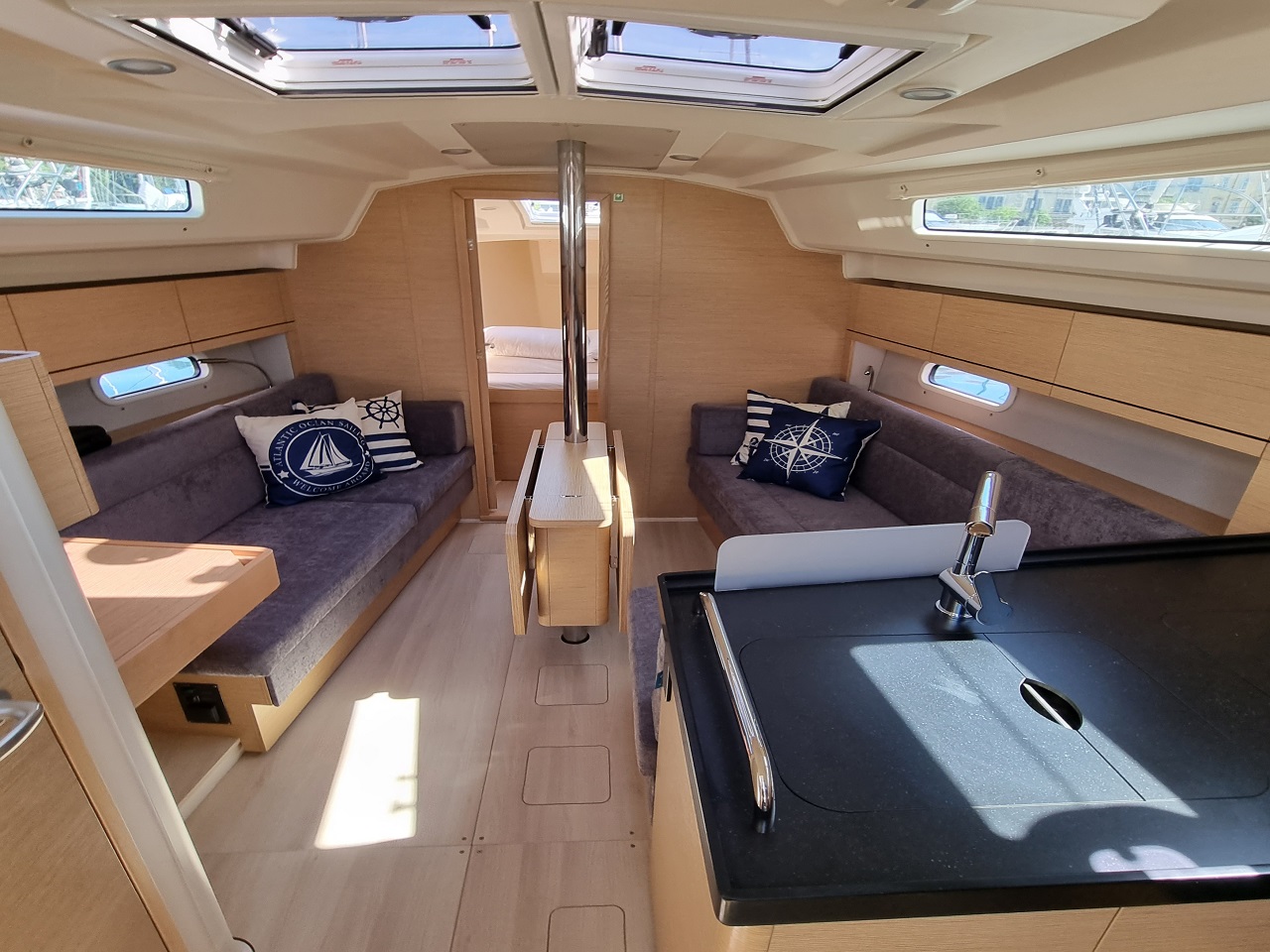 Hanse 348- 3 cab. — photo 11