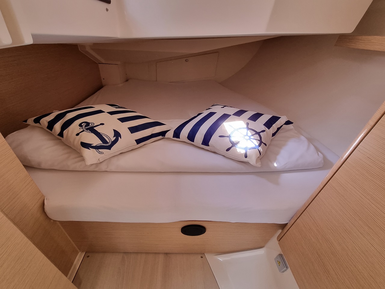 Hanse 348- 3 cab. — photo 14