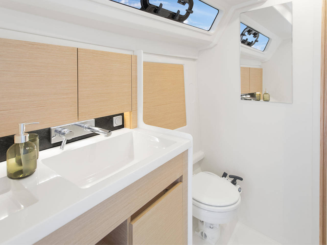 Hanse 348- 3 cab. — photo 15