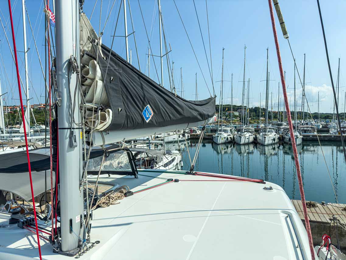 Lagoon 40 - 4 + 2 cab — photo 11