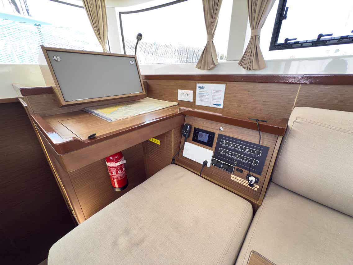 Lagoon 40 - 4 + 2 cab — photo 17