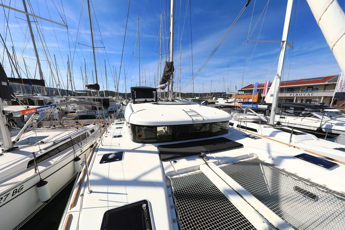 Lagoon 40 - 4 + 2 cab — photo 4