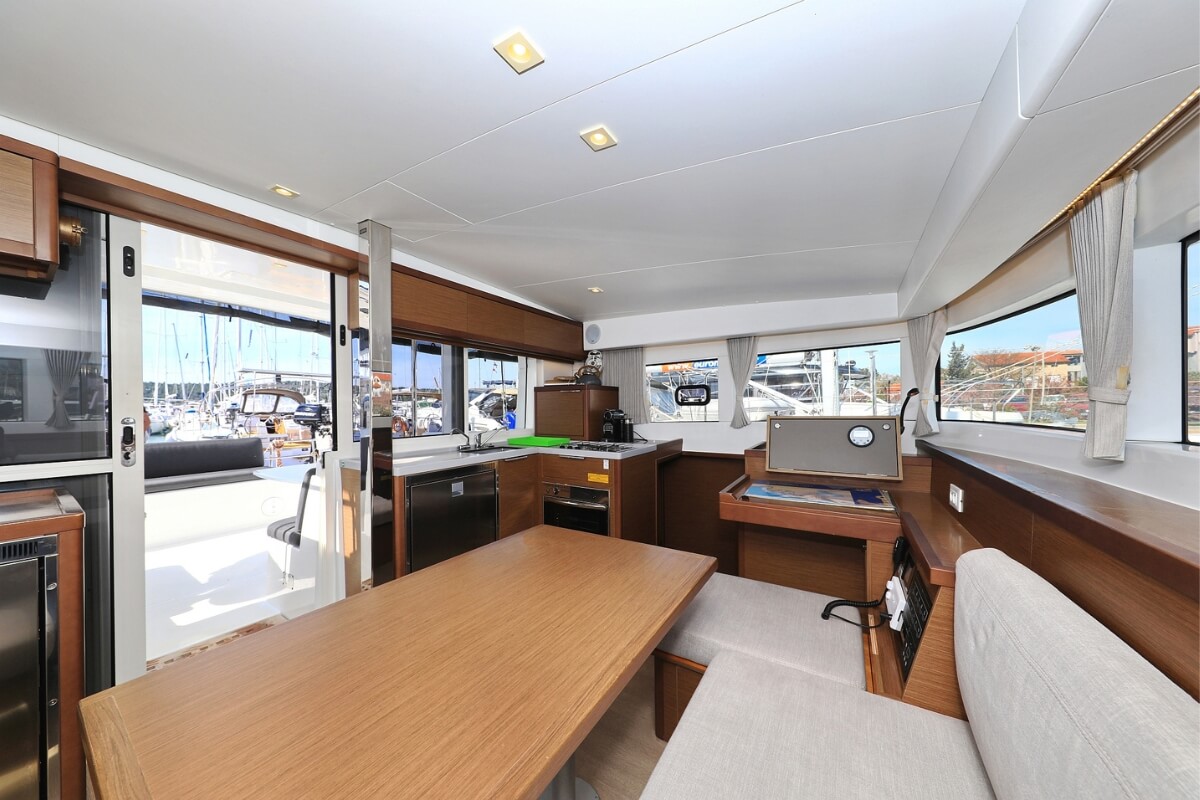 Lagoon 40 - 4 + 2 cab — photo 9