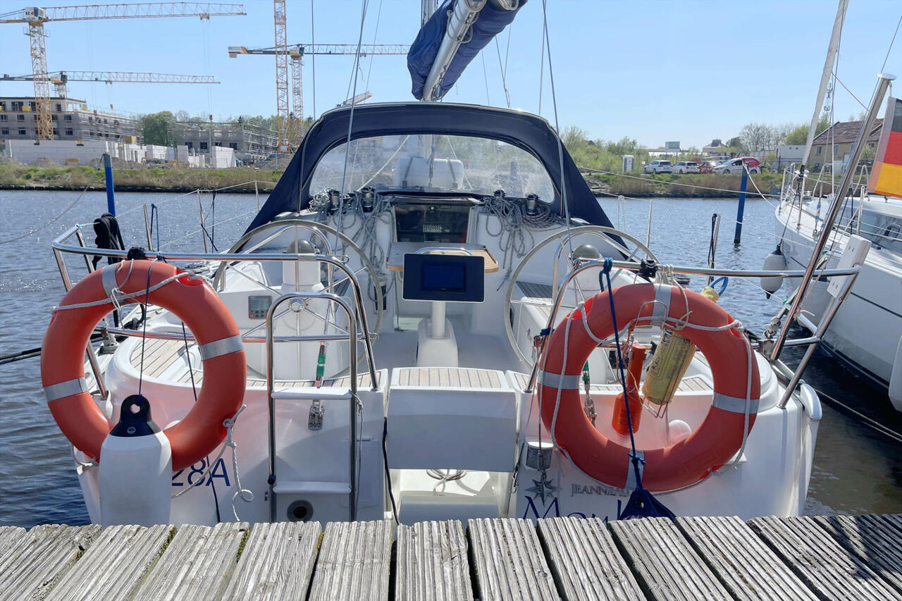 Sun Odyssey 40 — photo 4