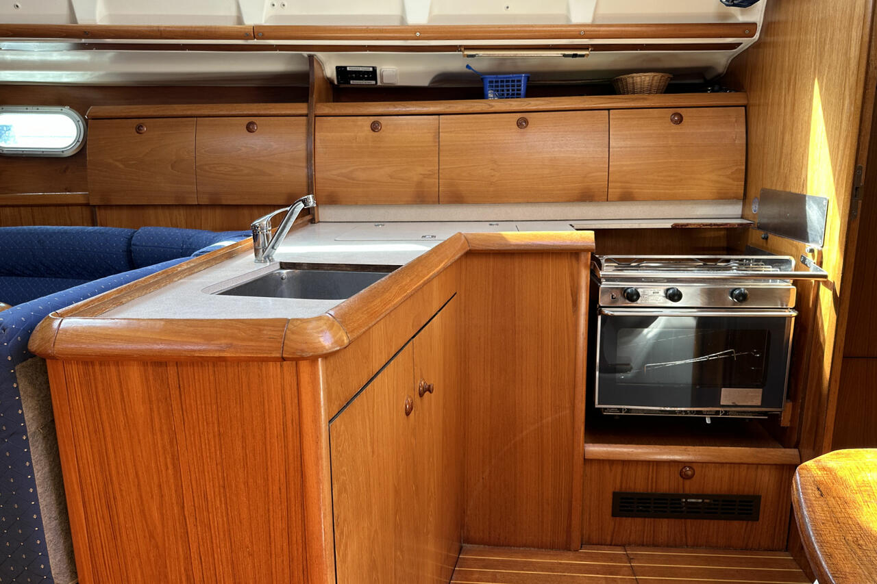 Sun Odyssey 40 — photo 18