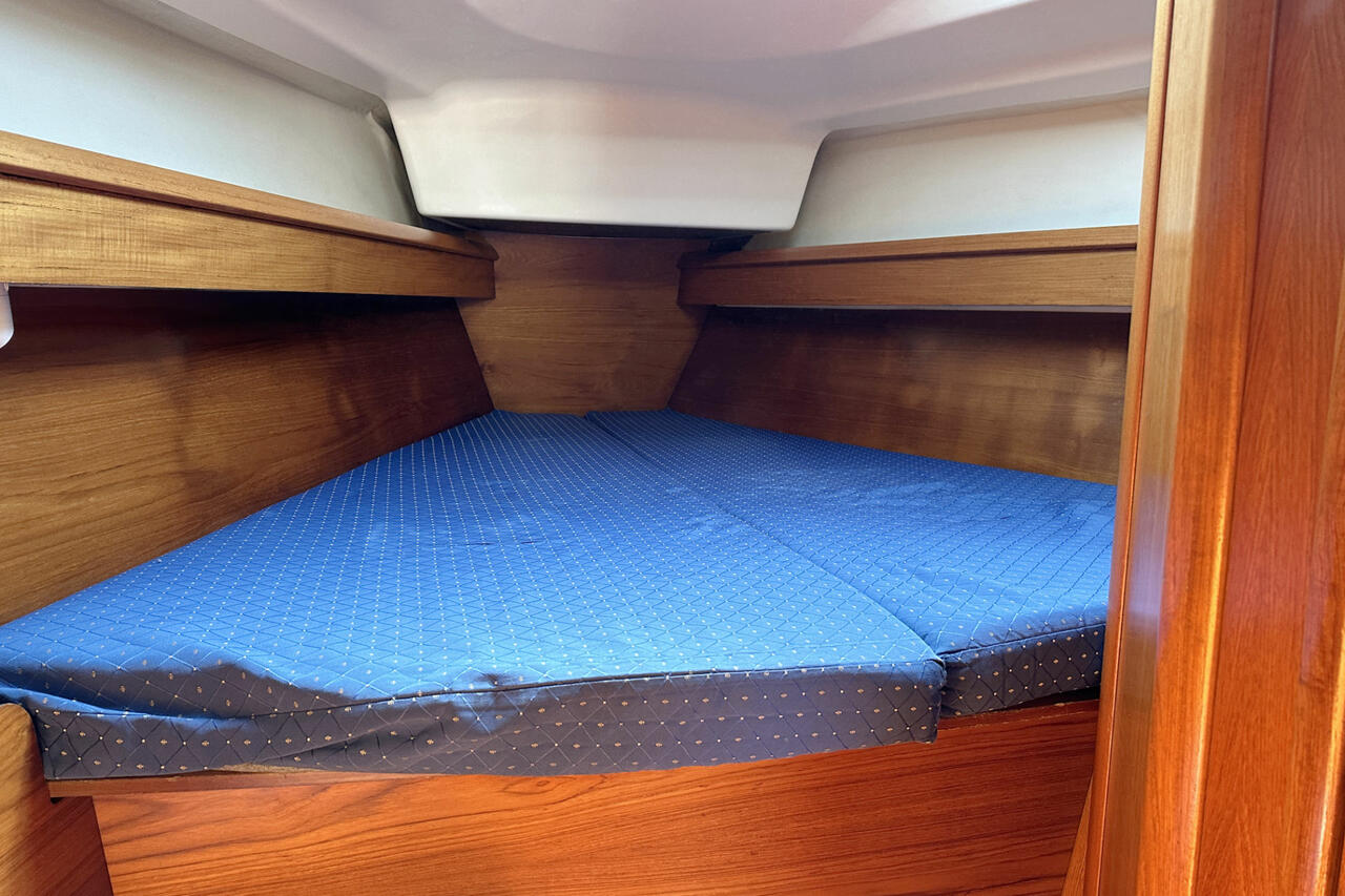 Sun Odyssey 40 — photo 21