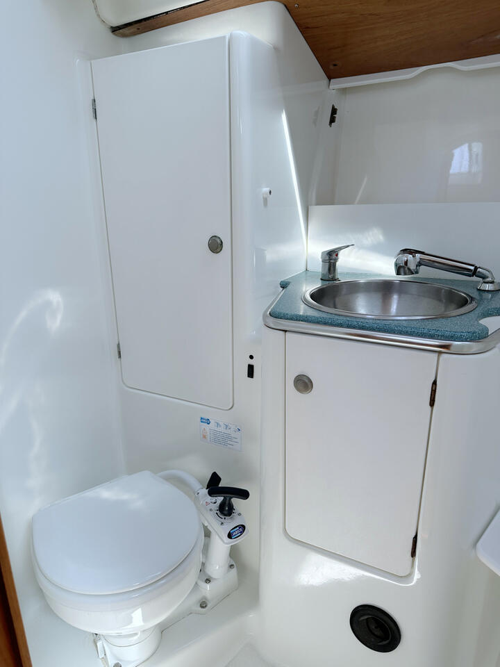 Sun Odyssey 40 — photo 23