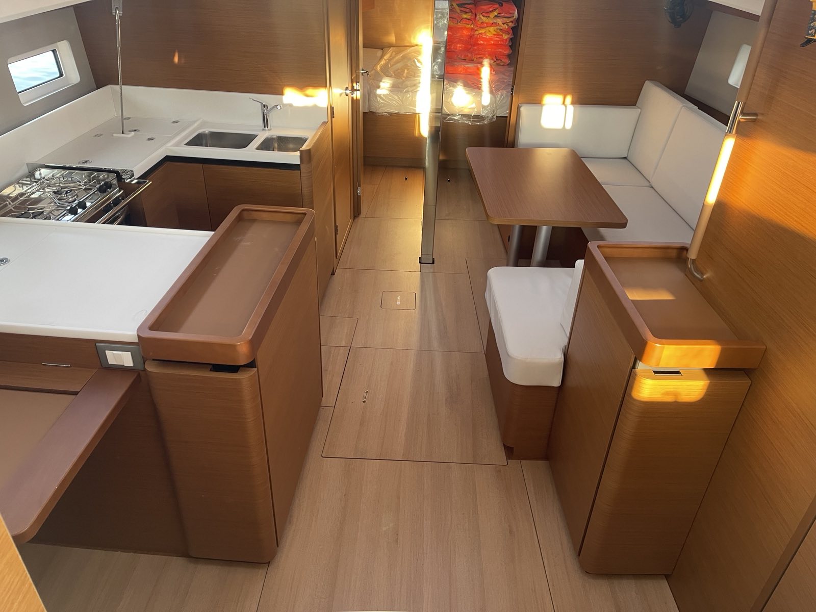 Sun Odyssey 440 - 4 cab. — photo 4