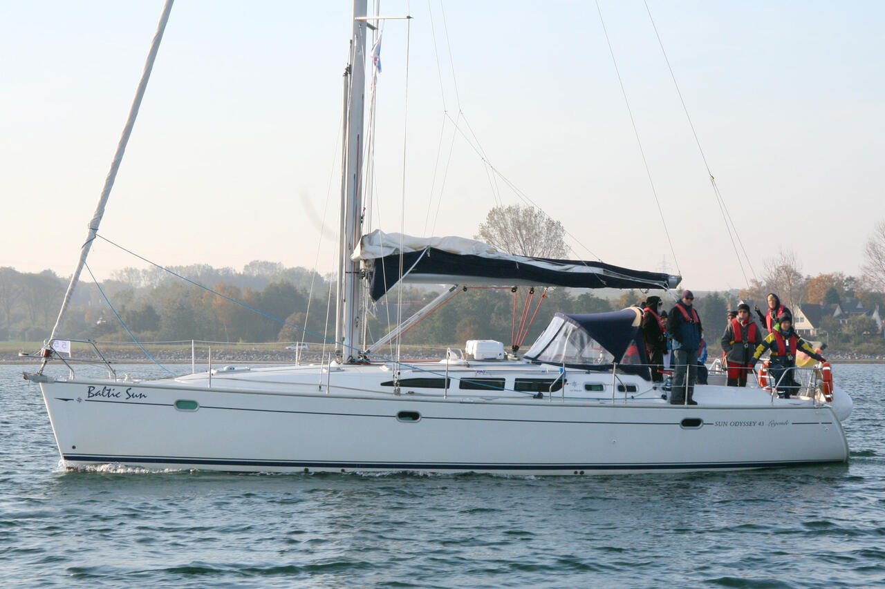 Sun Odyssey 43 — photo 1