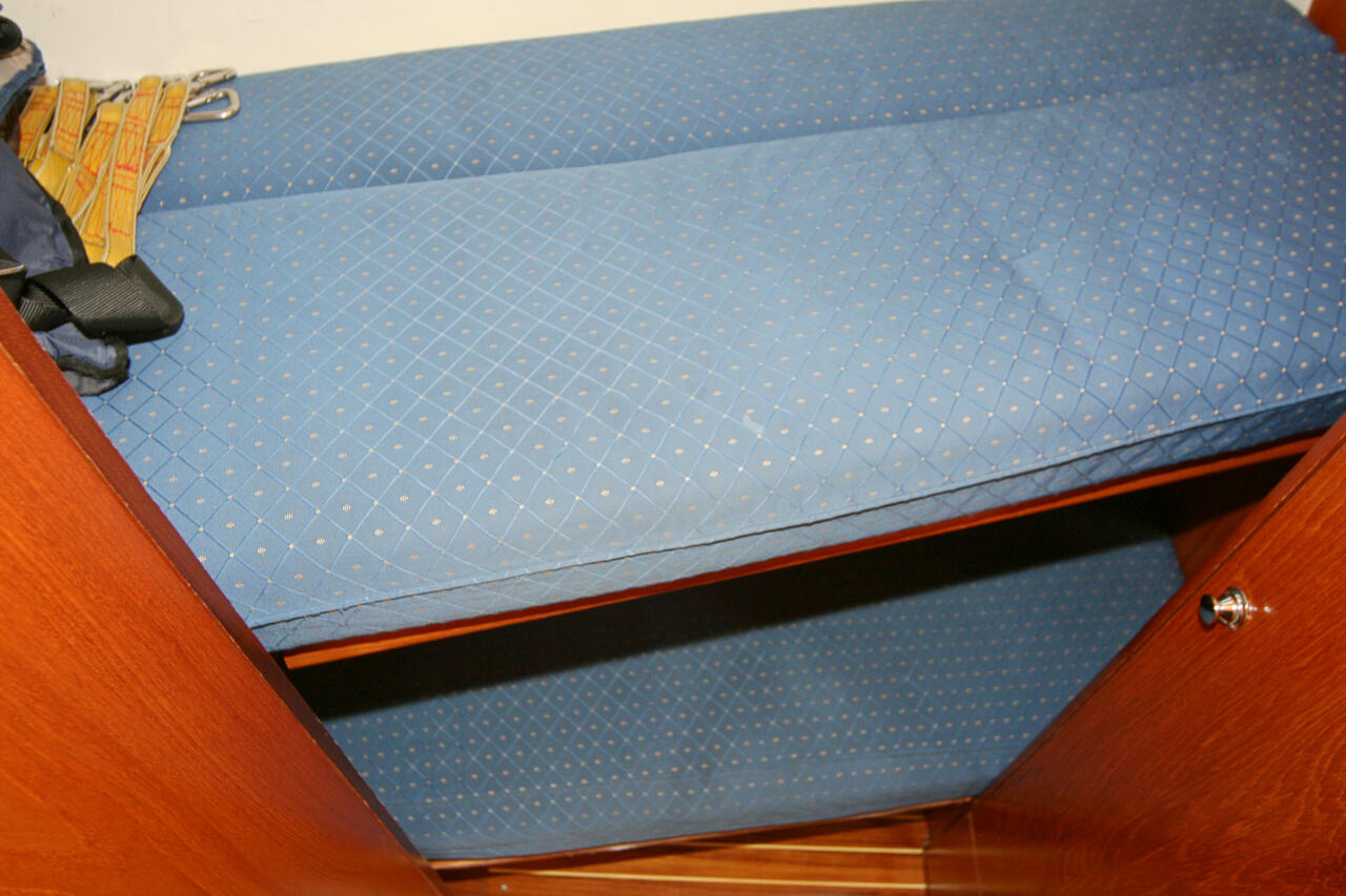 Sun Odyssey 43 — photo 18