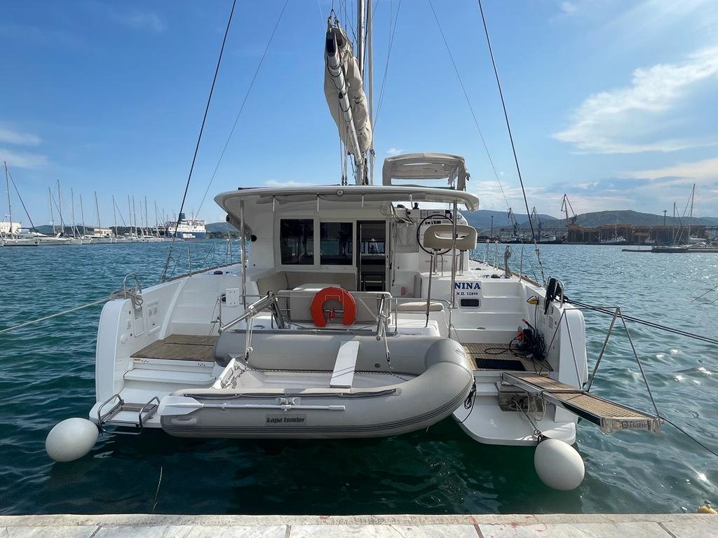 Lagoon 40 - 4 + 2 cab — photo 1