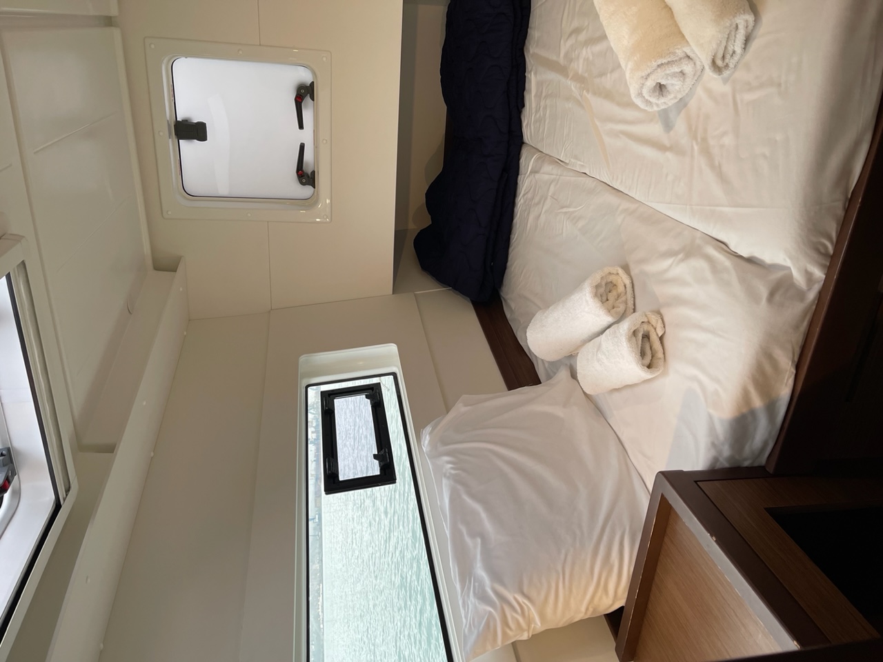 Lagoon 40 - 4 + 2 cab — photo 9