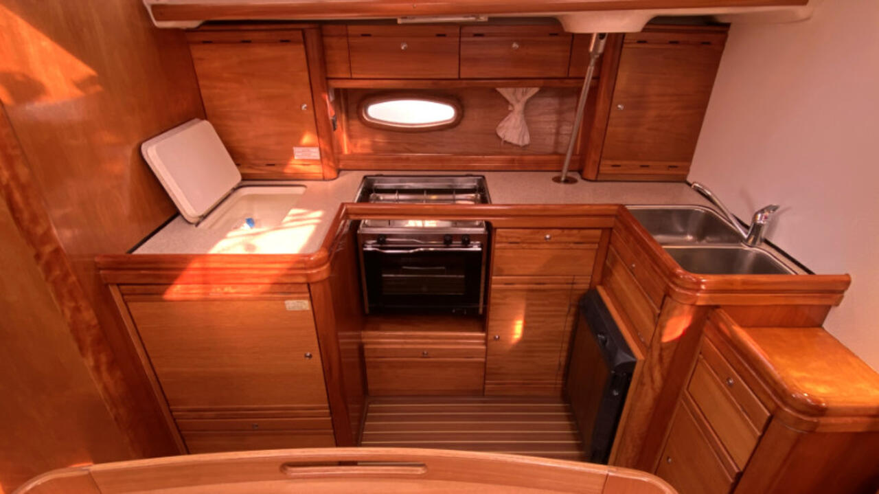 Bavaria 46 Cruiser — photo 11