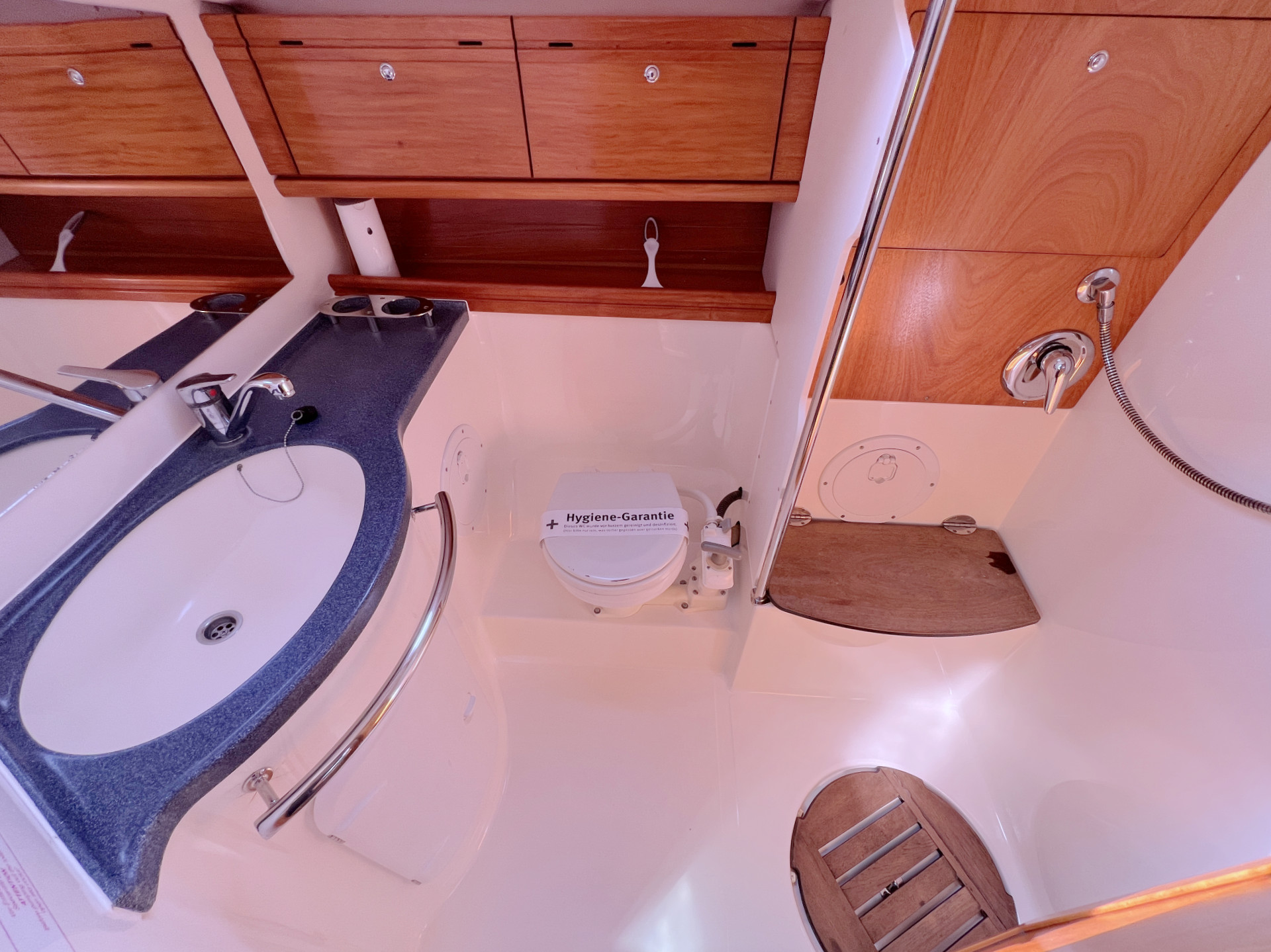 Bavaria 46 Cruiser — photo 22