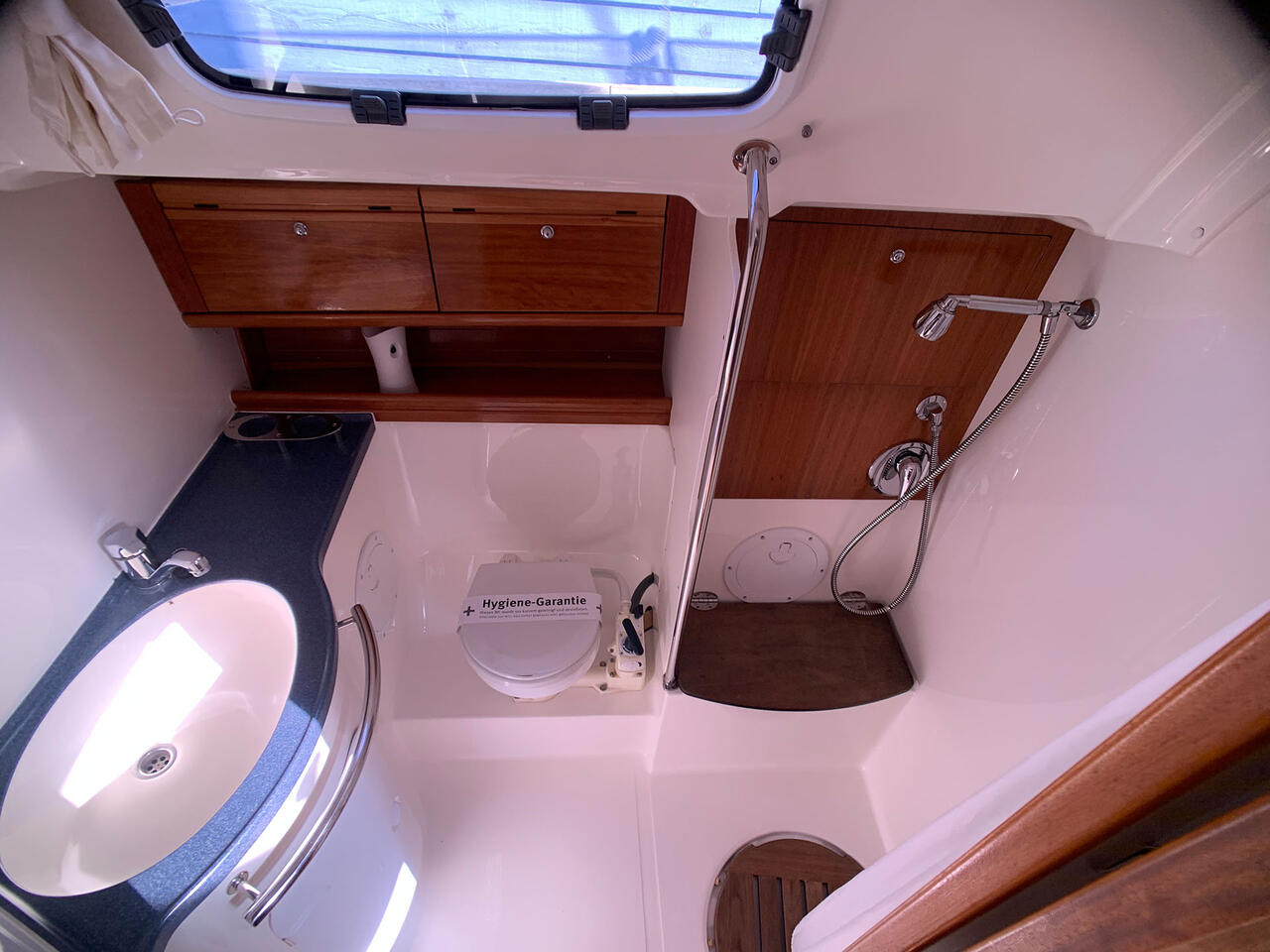 Bavaria 46 Cruiser — photo 17
