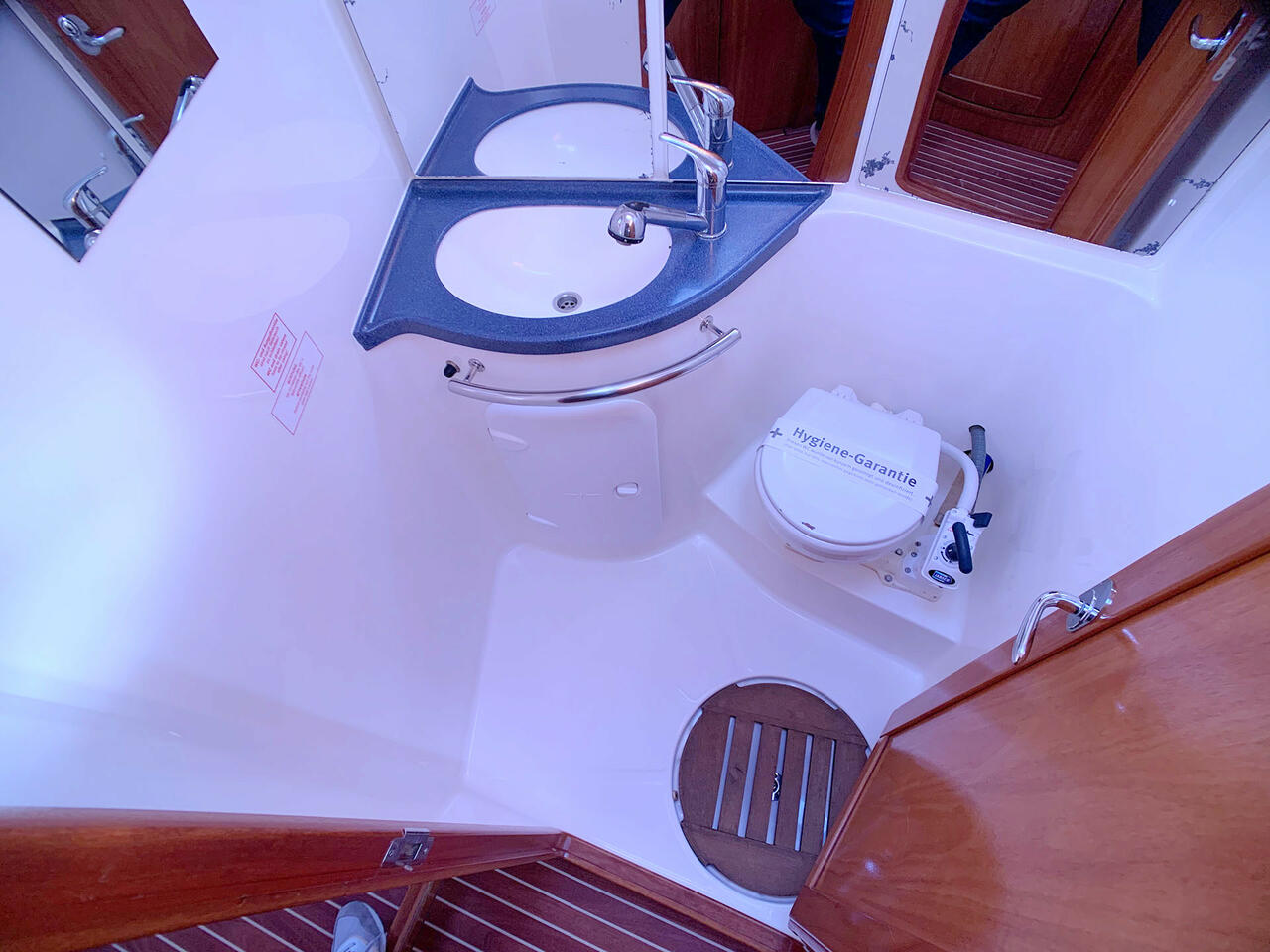 Bavaria 46 Cruiser — photo 18