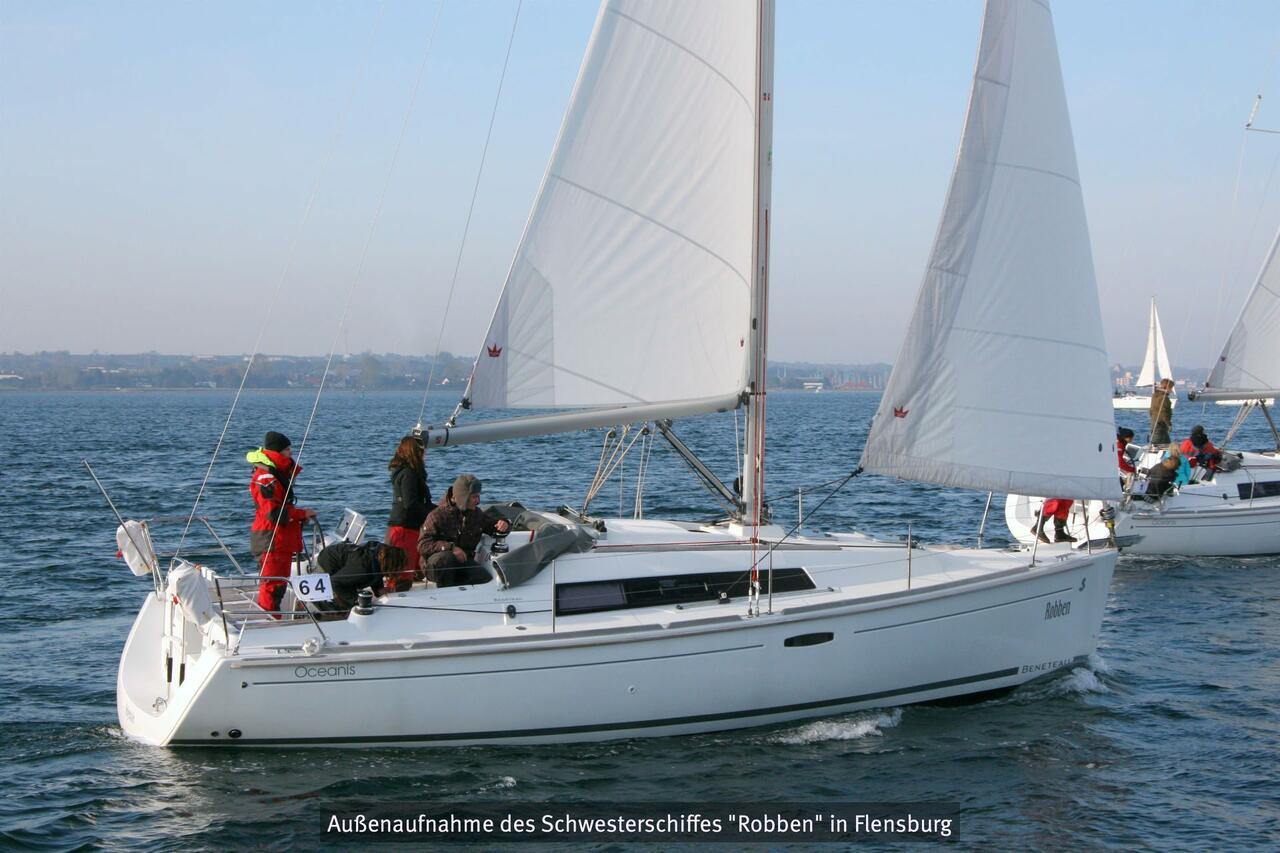 Oceanis 31 — photo 1