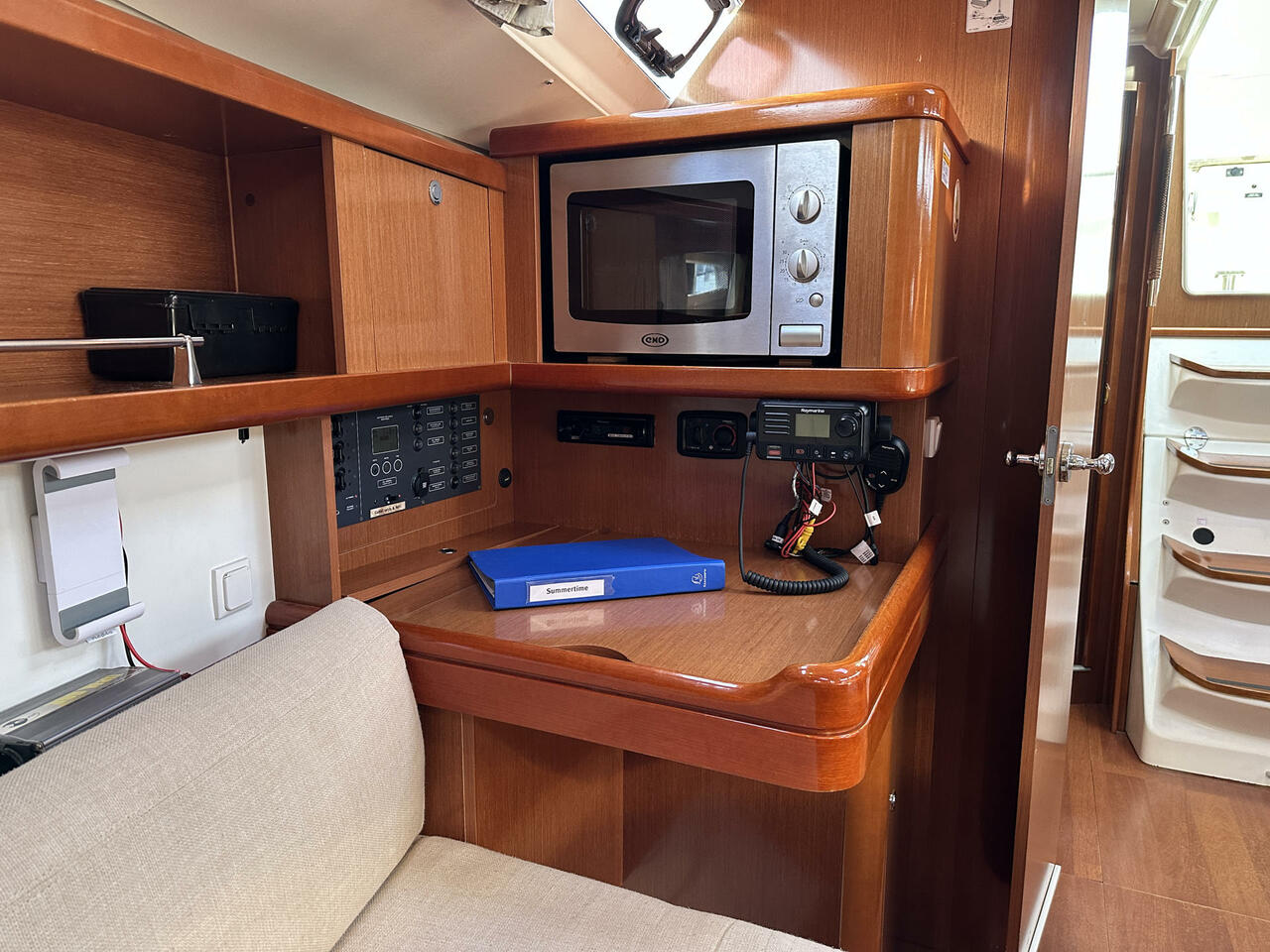 Oceanis 37 — photo 13