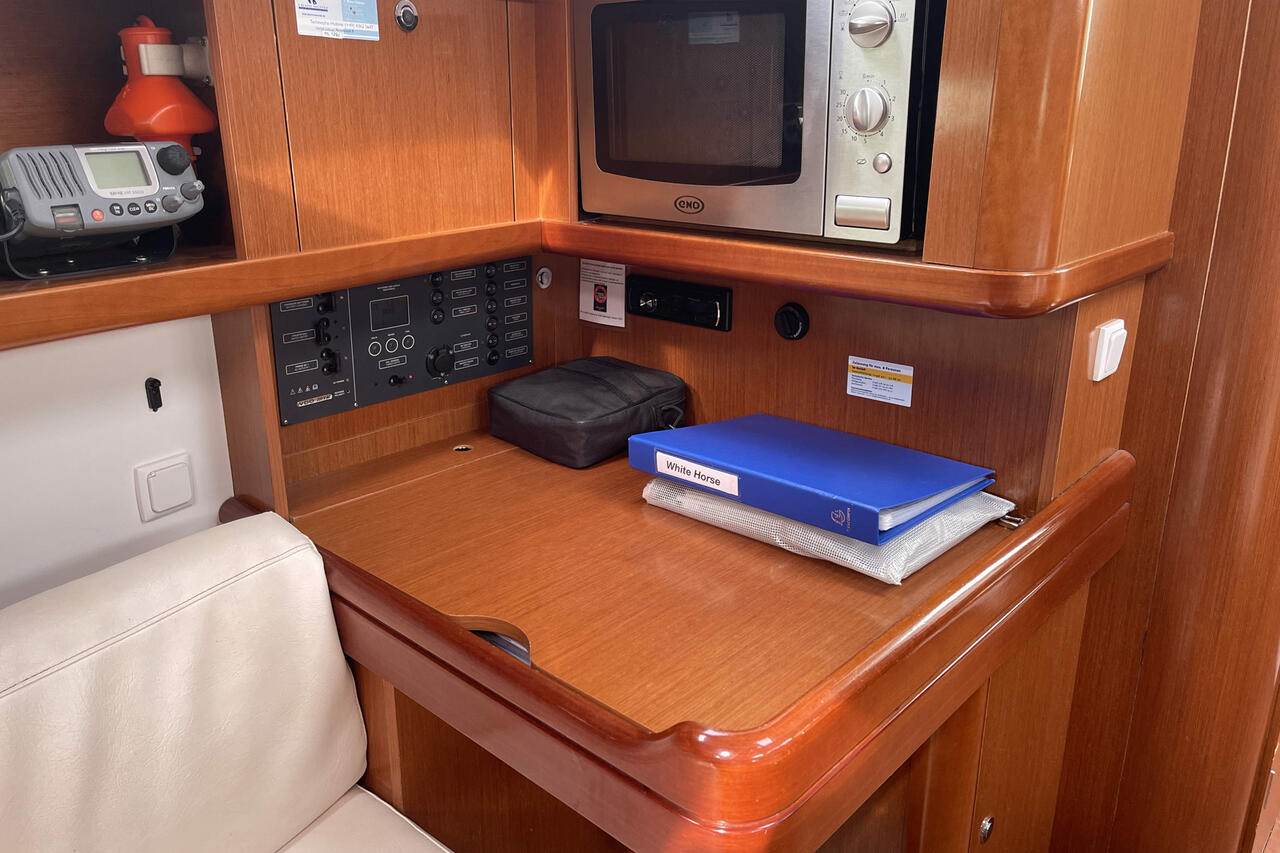 Oceanis 37 — photo 12