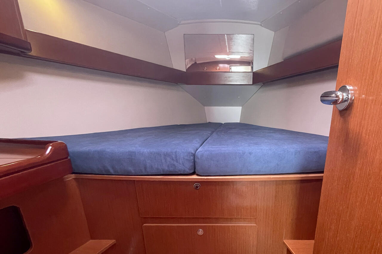 Oceanis 37 — photo 16