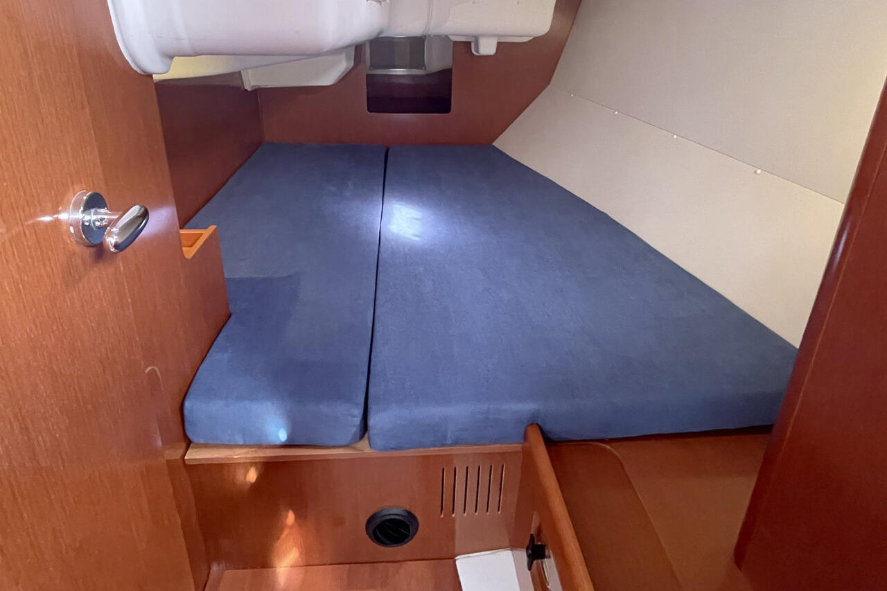Oceanis 37 — photo 18
