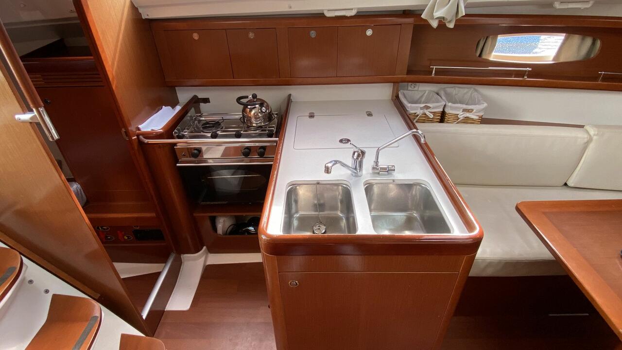 Oceanis 31 — photo 13