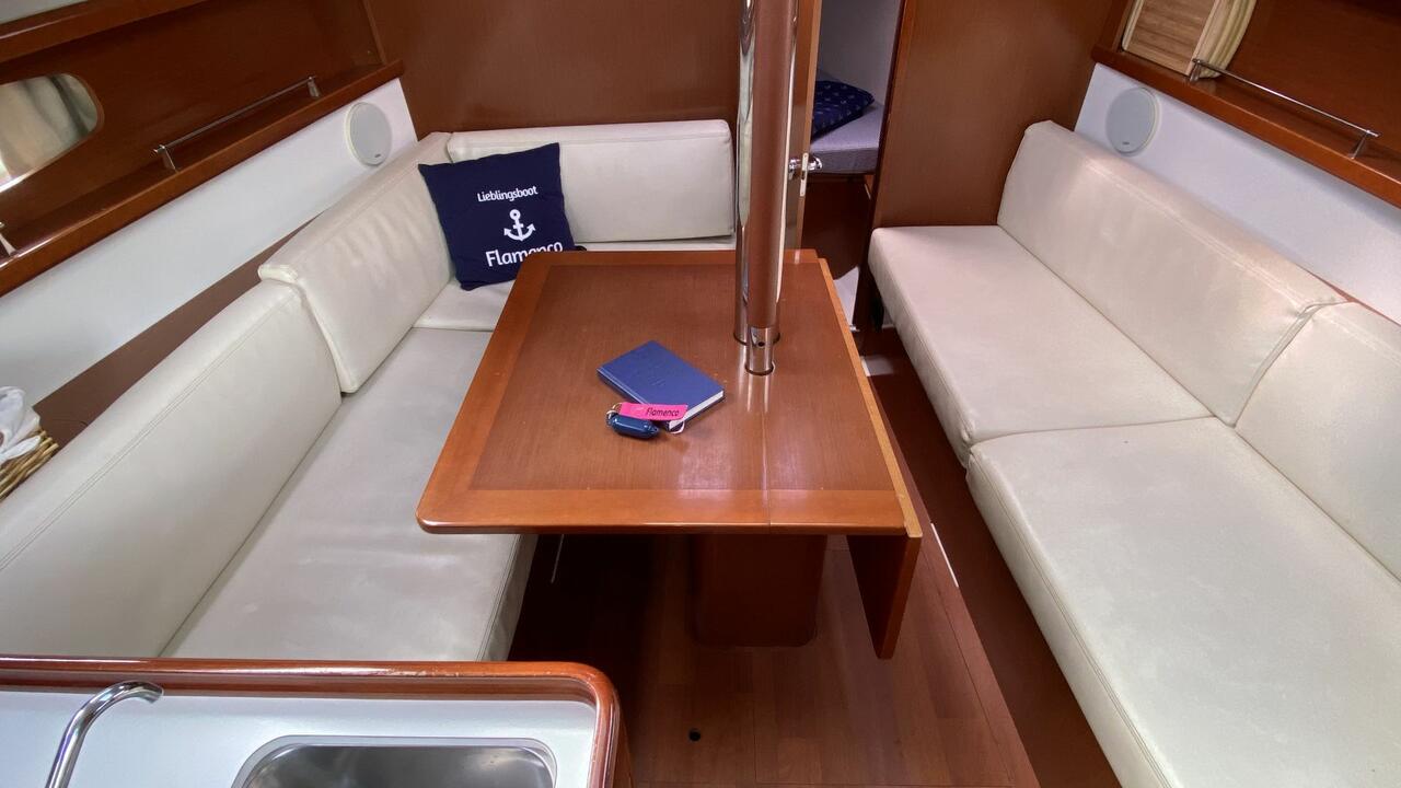 Oceanis 31 — photo 14