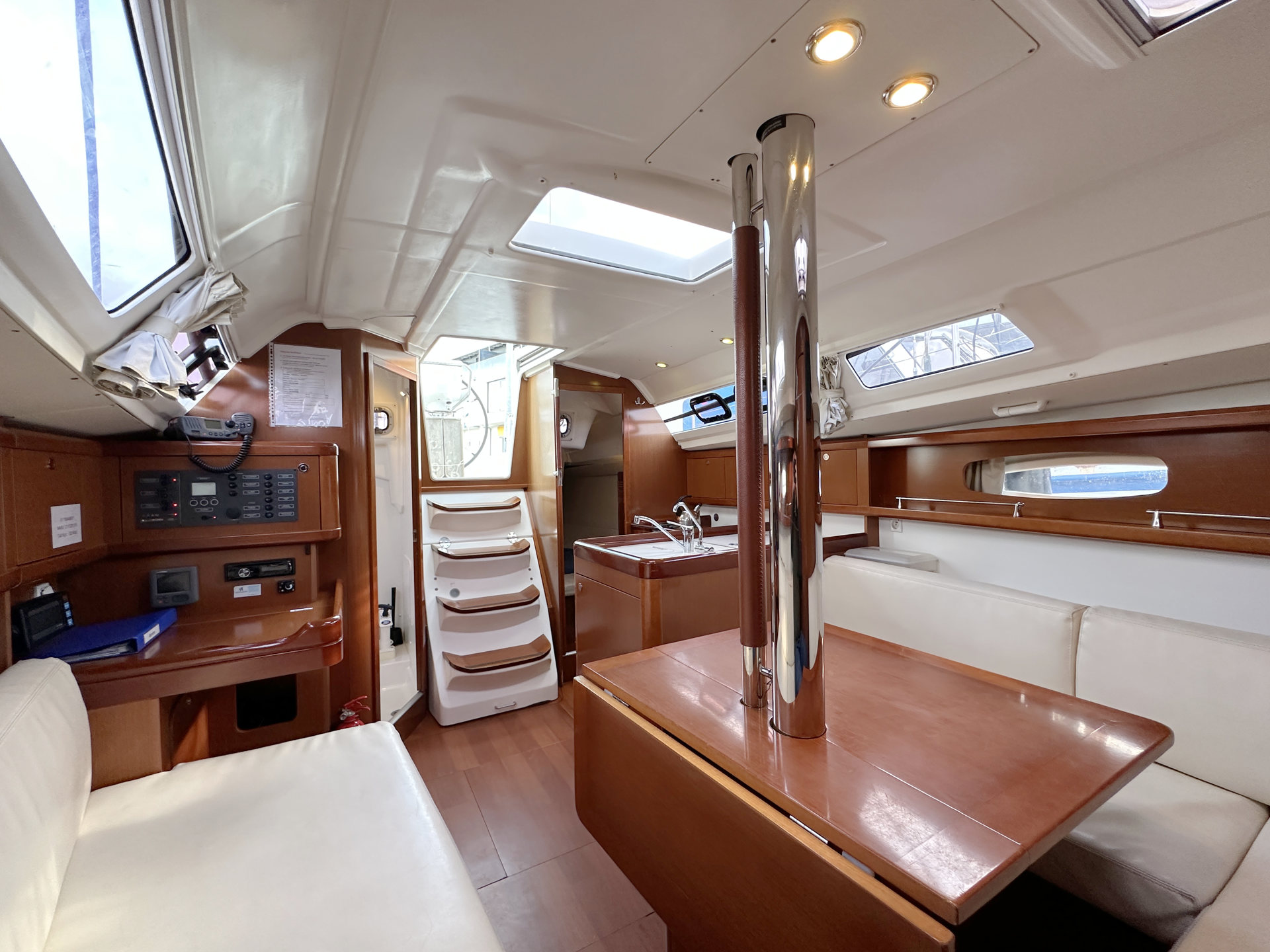 Oceanis 31 — photo 11