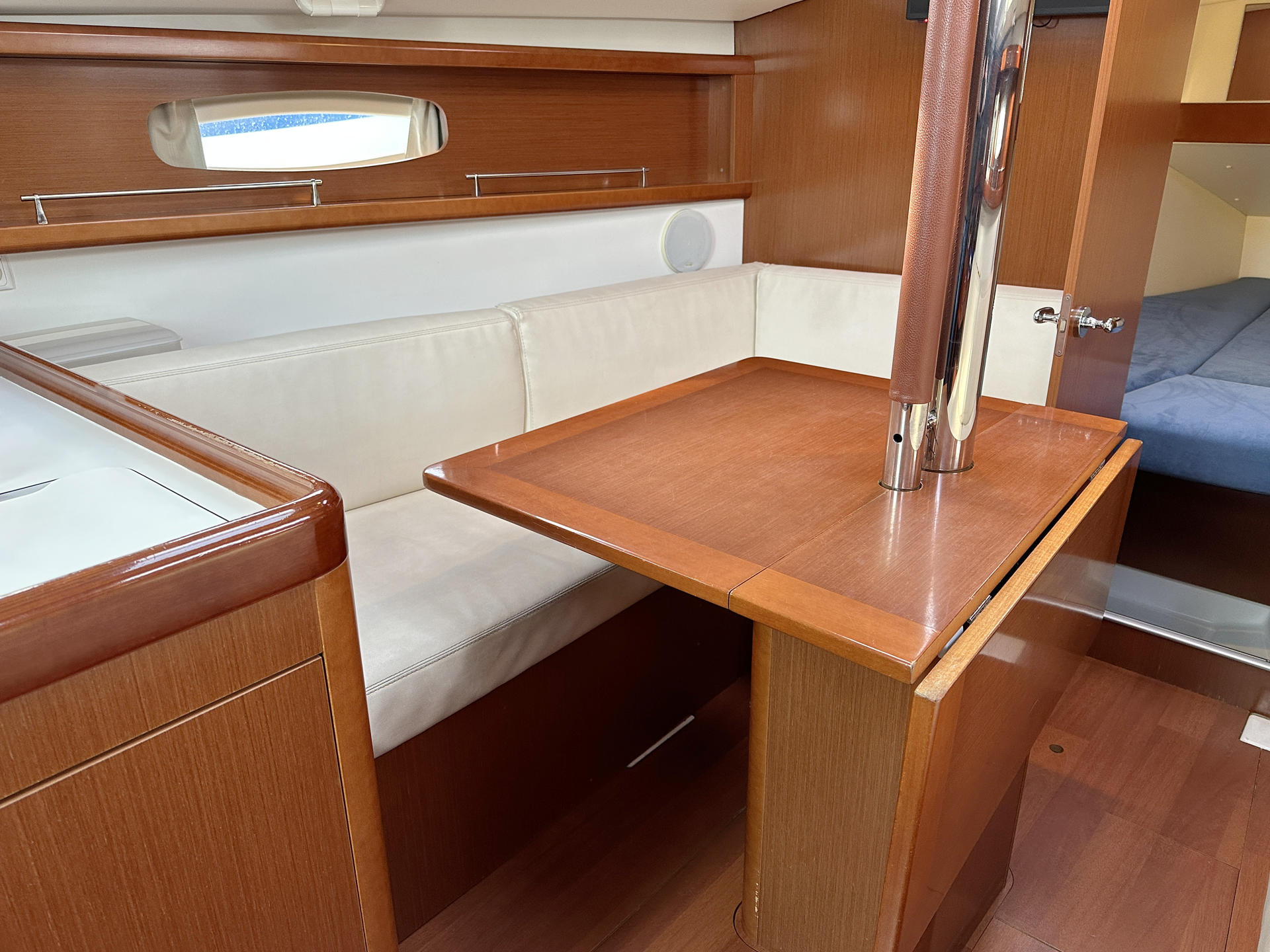 Oceanis 31 — photo 14