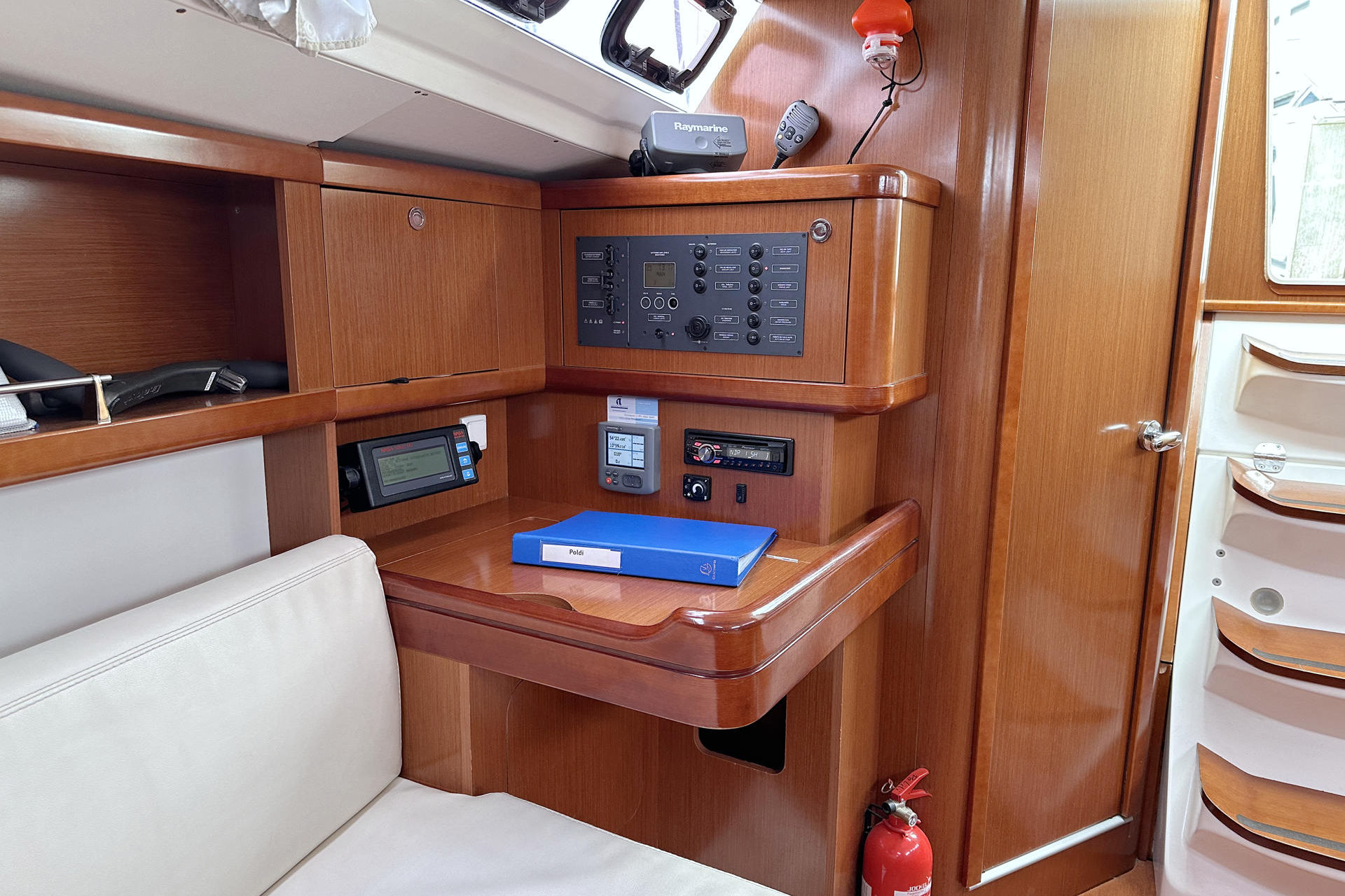 Oceanis 31 — photo 12