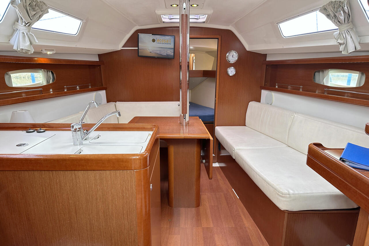 Oceanis 31 — photo 12