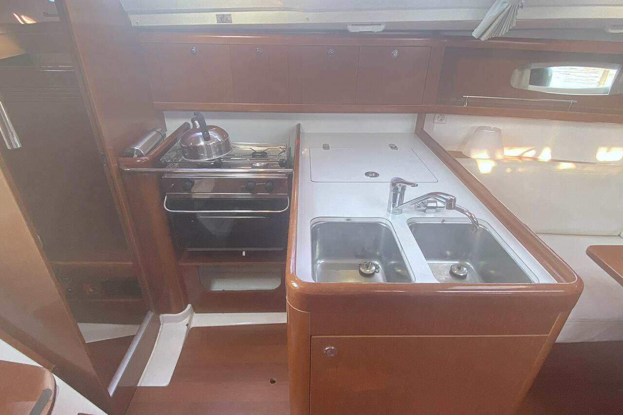 Oceanis 31 — photo 15