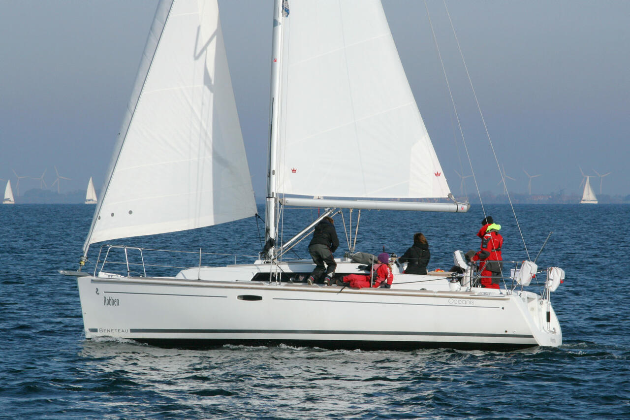 Oceanis 31 — photo 1