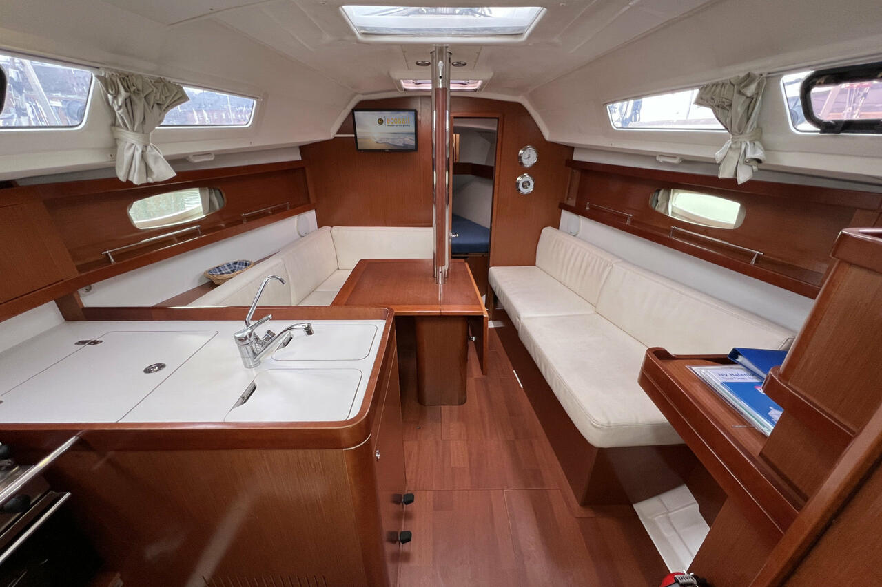 Oceanis 31 — photo 10