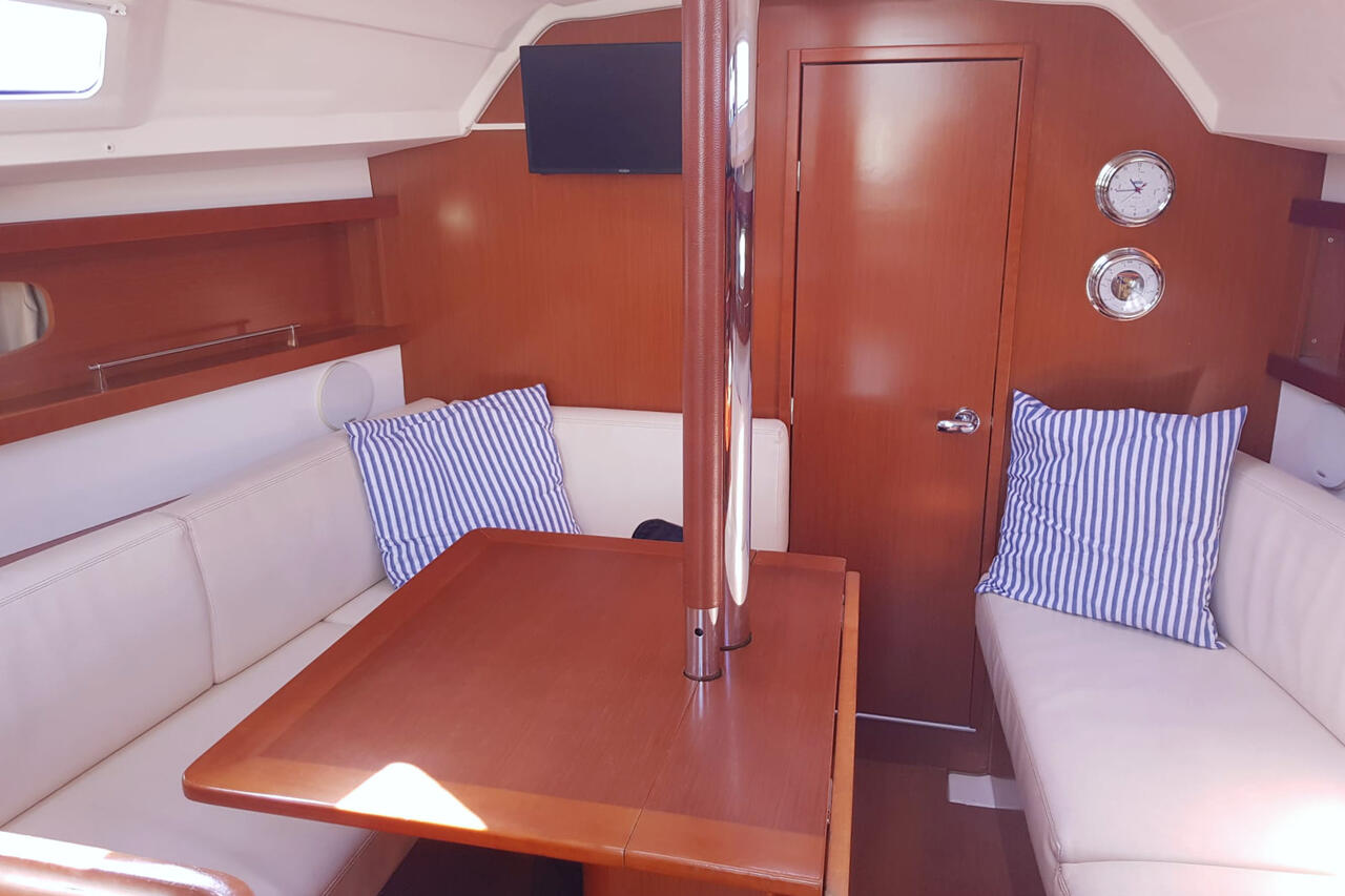 Oceanis 31 — photo 13