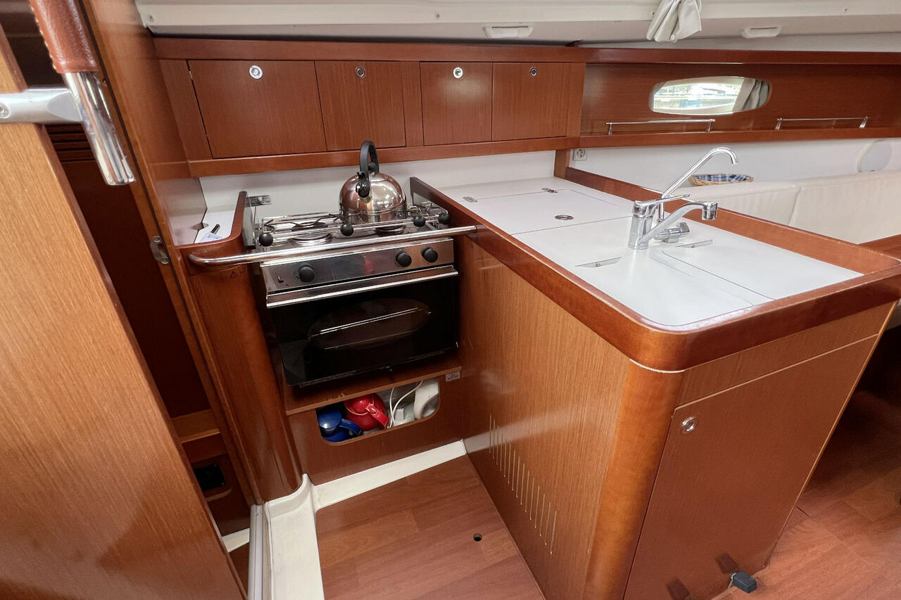 Oceanis 31 — photo 15