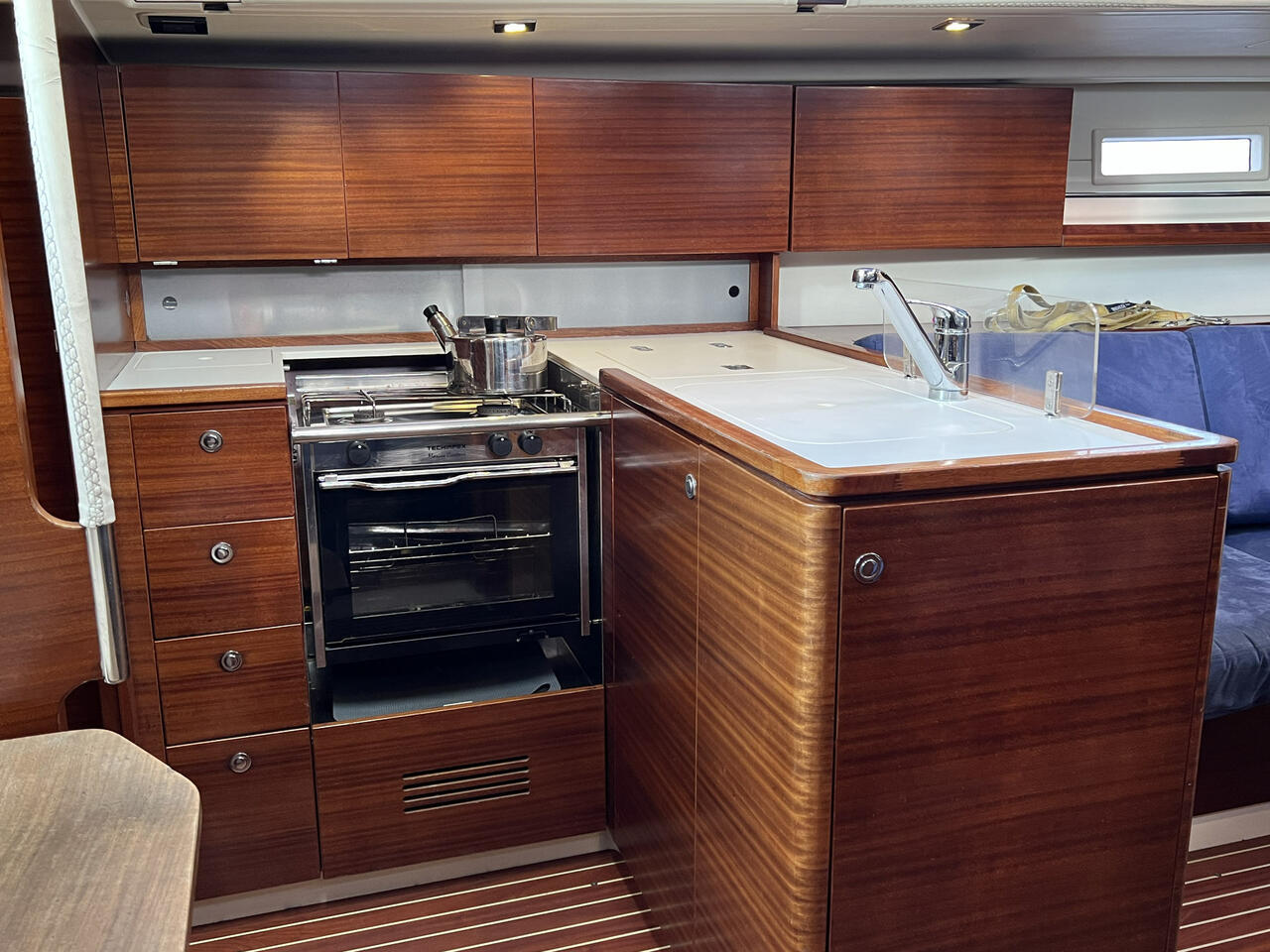 Salona 38 — photo 15
