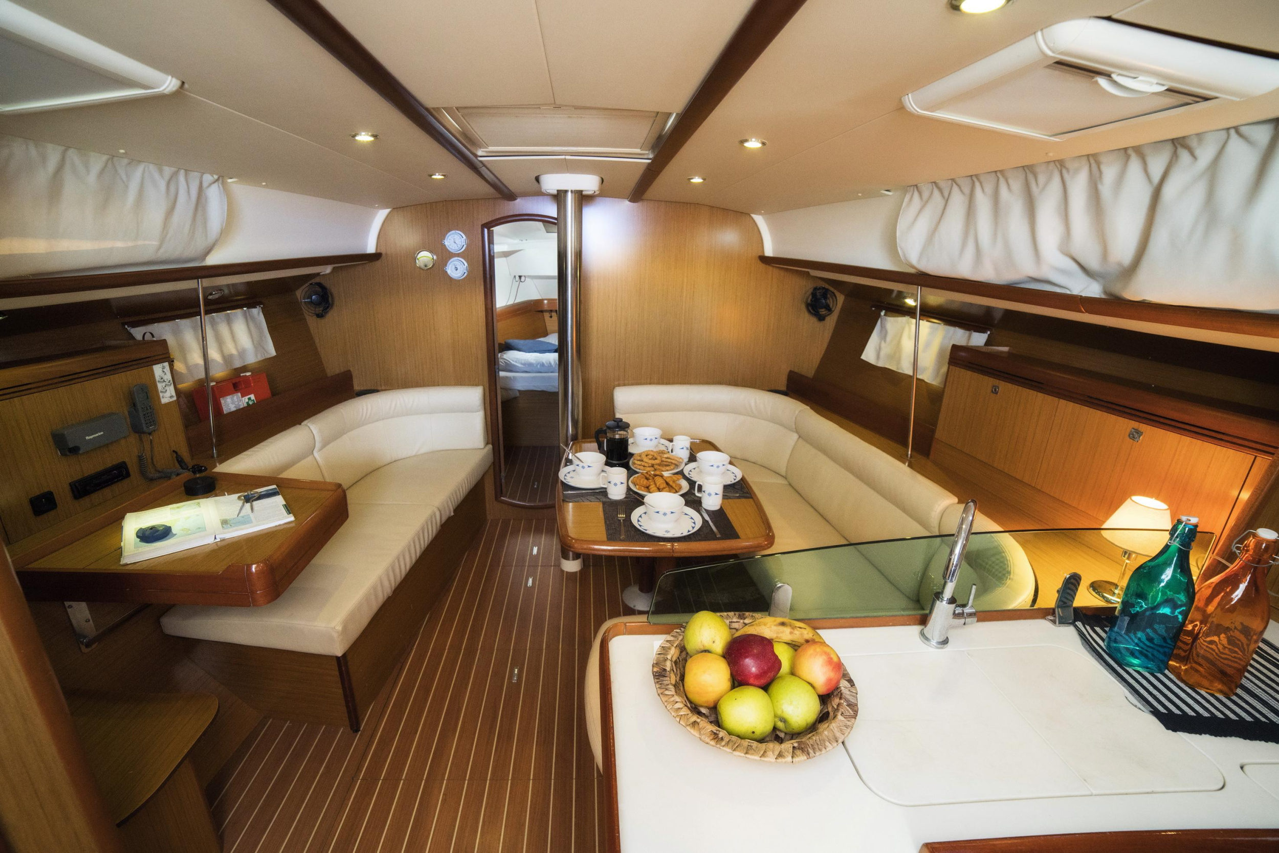 Sun Odyssey 42i — photo 4