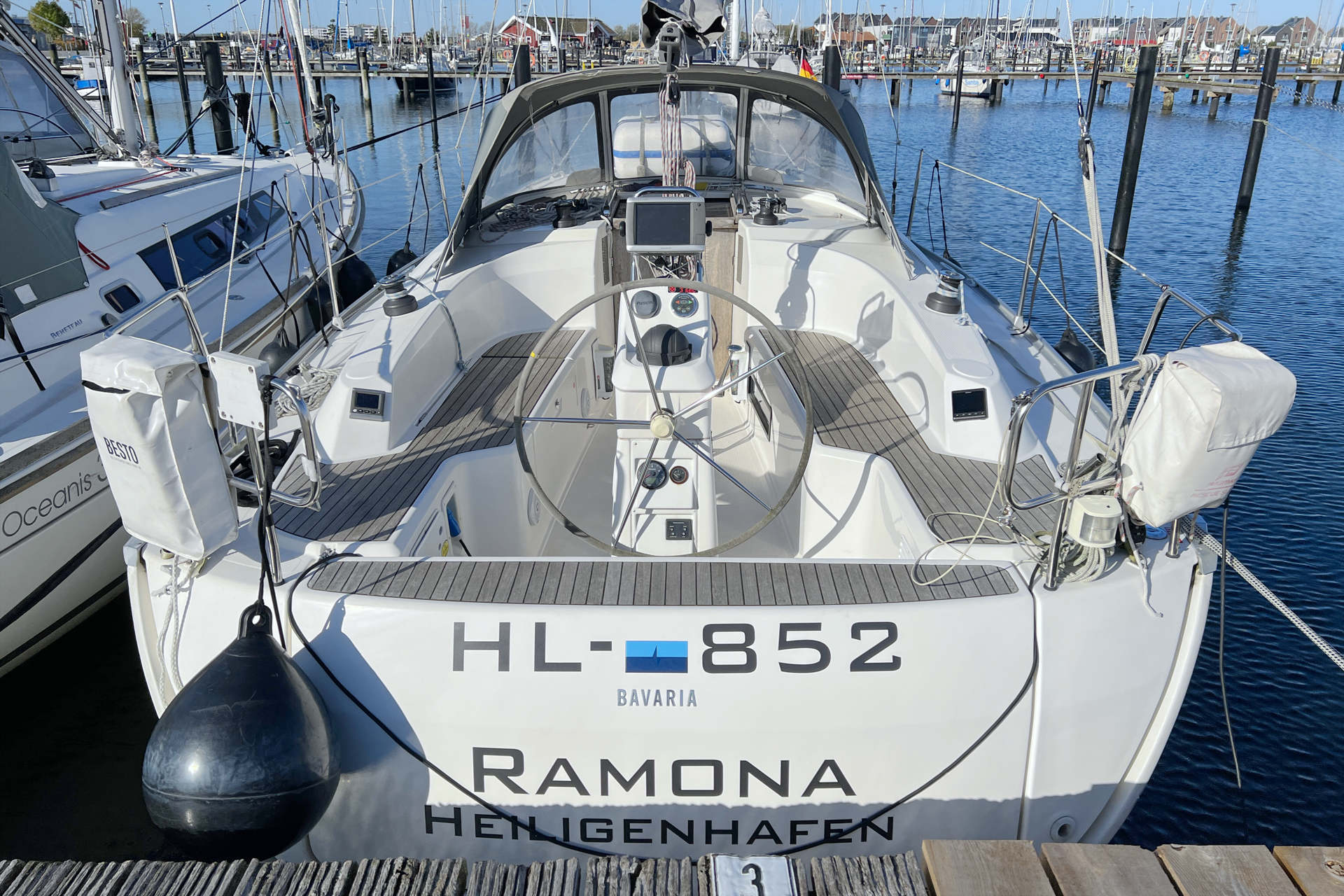 Bavaria Cruiser 33 — photo 1