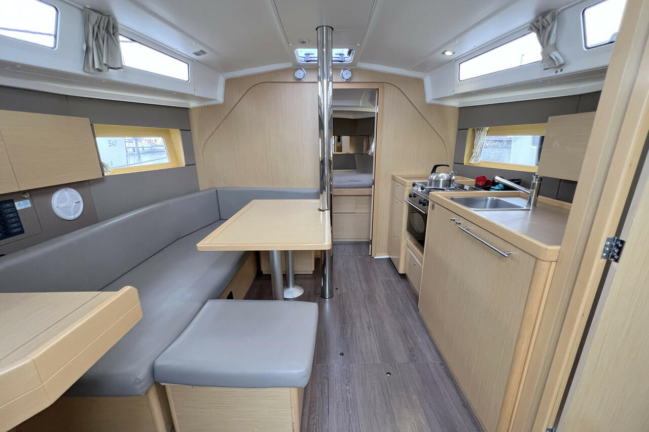 Oceanis 38 - 3 cab. — photo 16