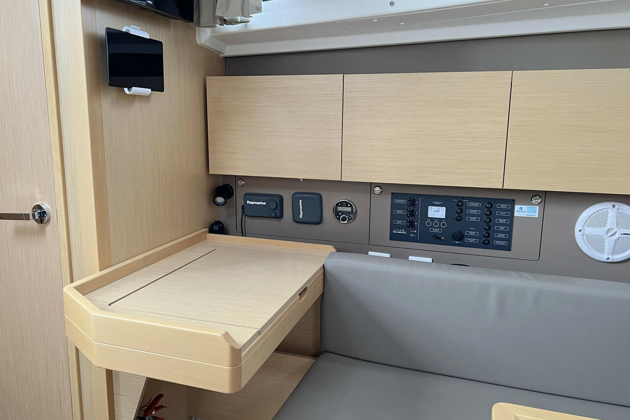Oceanis 38 - 3 cab. — photo 18