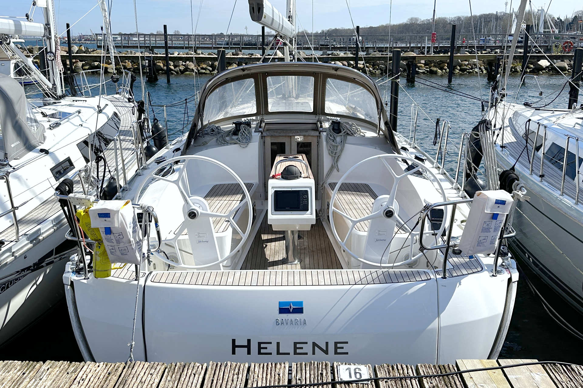 Bavaria Cruiser 37 - 3 cab. — photo 1