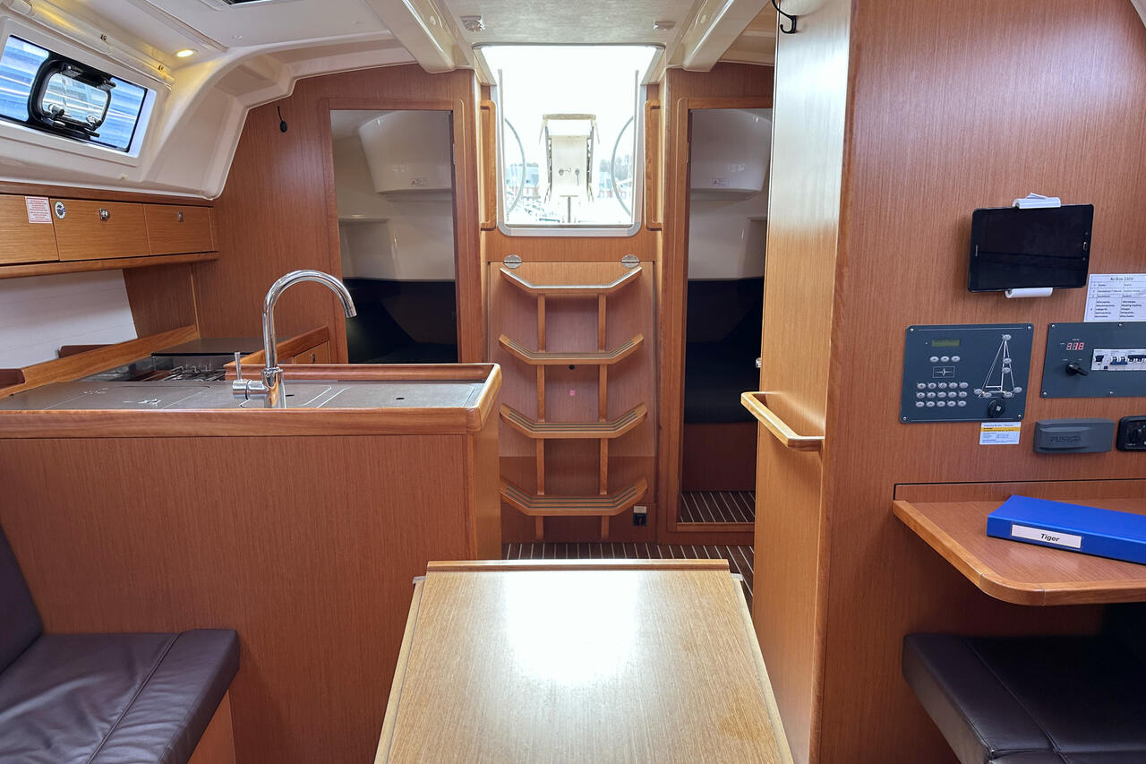 Bavaria Cruiser 37 - 3 cab. — photo 12
